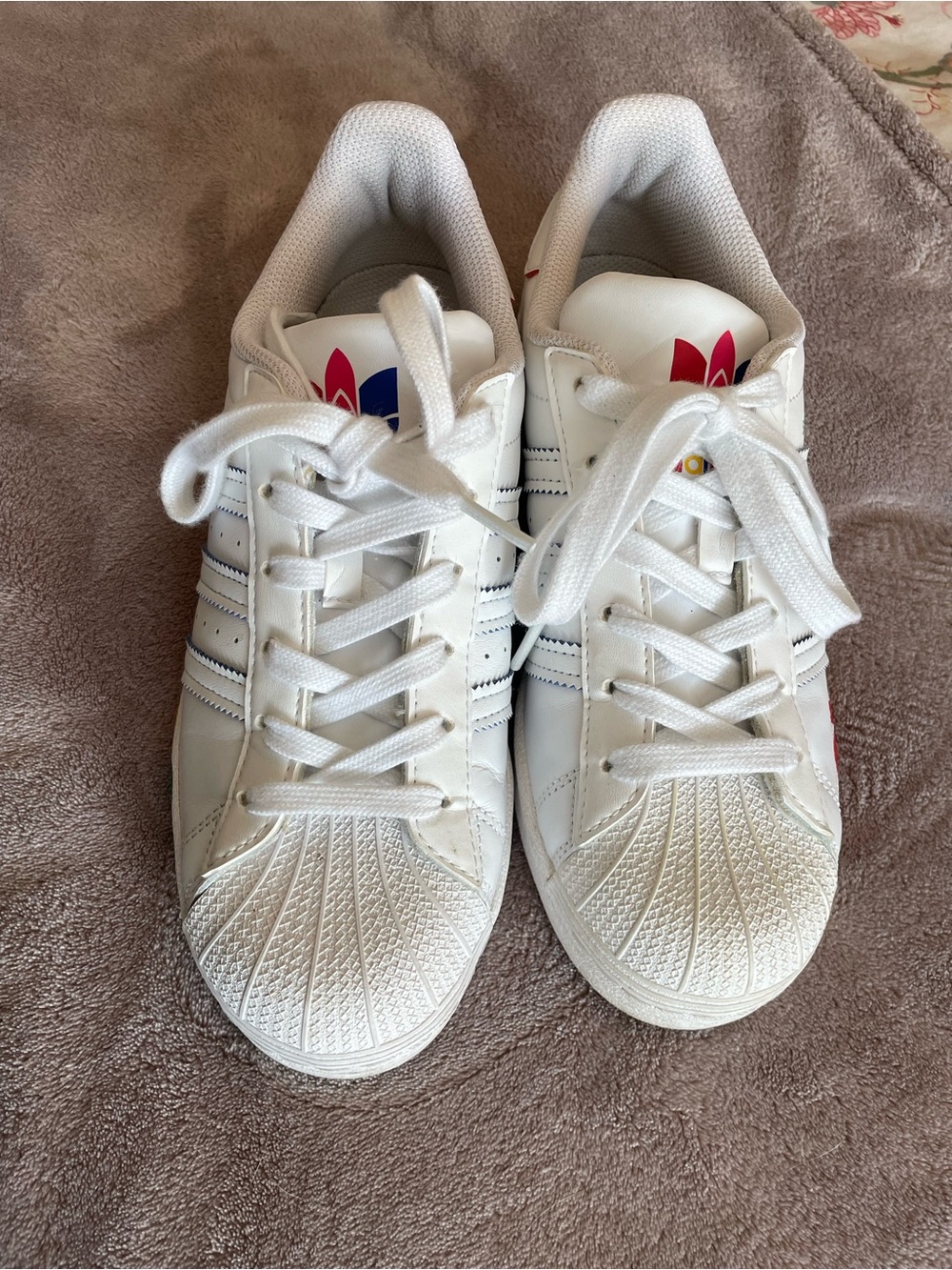Adidas Pride edition 🌈 White Sneakers with Red & Blue Trefoil Accents